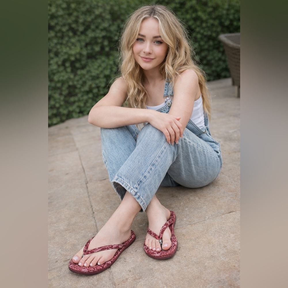 Copa Women's Red Patterned Flip Flops